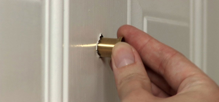peephole door repair in Oakleaf Plantation